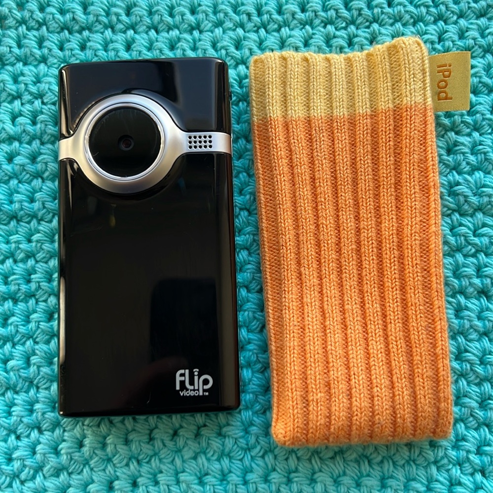 Flip Video MinoHD Camcorder 4GB